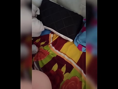 ❤️ زميلتي في السكن تبقى في المنزل بمفردها لأن زوجها يذهب في إجازة وأغتنم الفرصة لمضاجعتها وملء مؤخرتها بالحليب ️❌